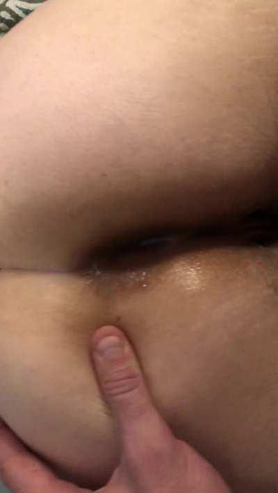 Mommy’s ass is leaking cum!