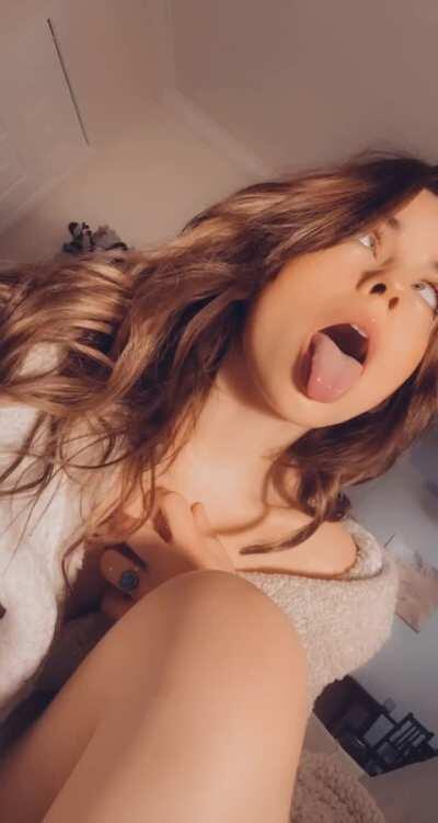 Hi do you like my robe 👉👈