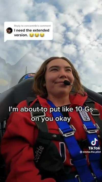 watch what 9.5 Gs does to her face