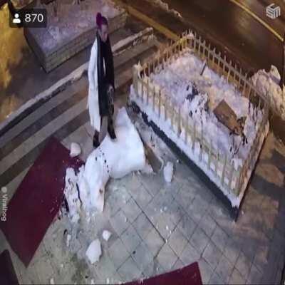 HMC while I try and destroy this snowman