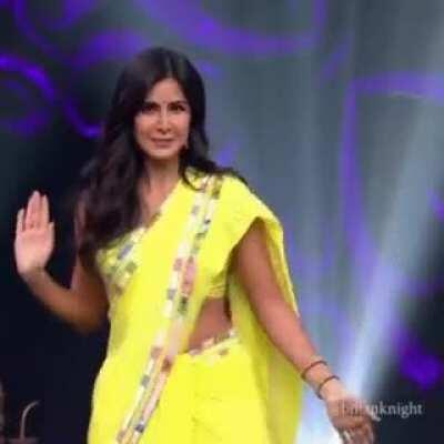 How can anyone resist these moves 😍