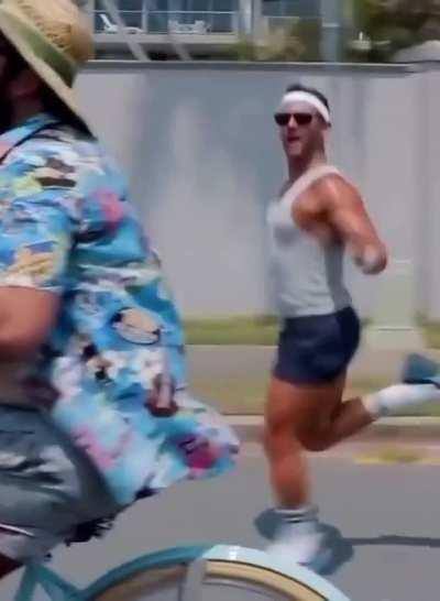 Arguably the best photo bomb ever.