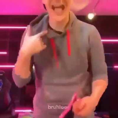 ninja finna make me act up 😤