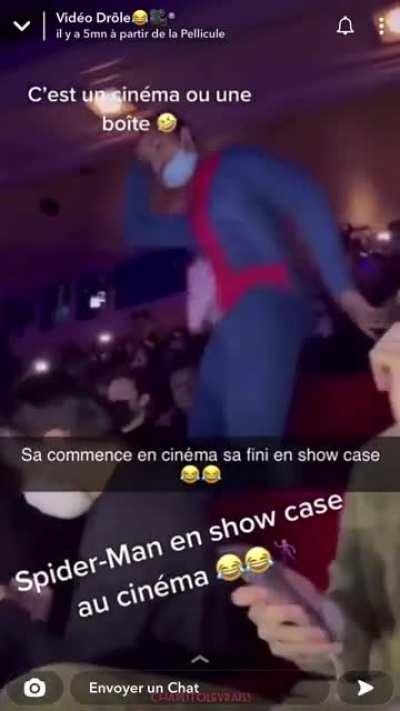 Docteur Strange il a ouvert un autre portail ?