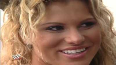 Jackie Gayda: Viva Los Divas (Video)