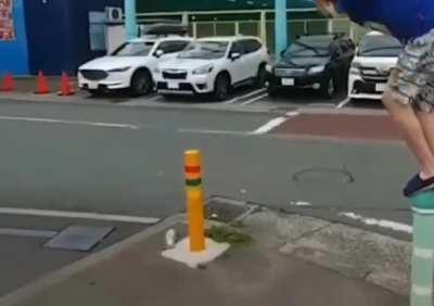 All the fellas go arrrhhh!