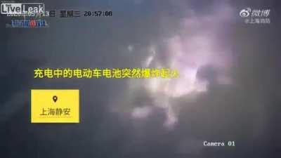 Charging a motorcycle battery goes wrong.