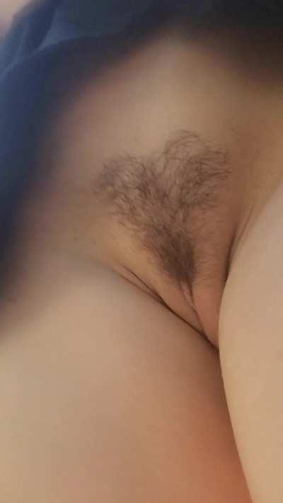 A sneaky little upskirt [GIF]