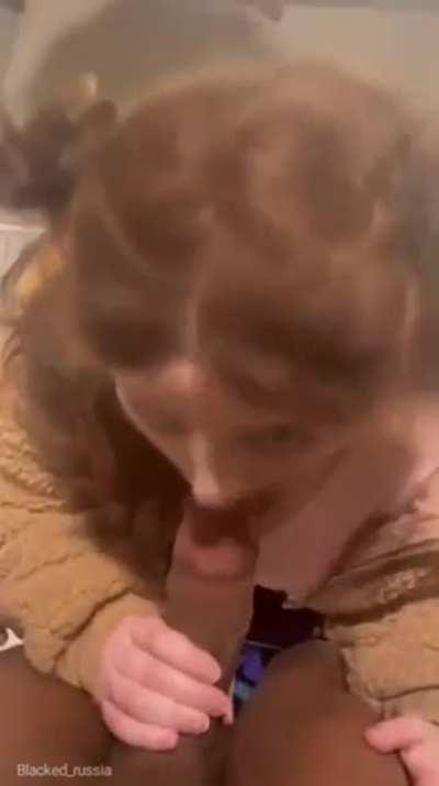 [Kik weyt31] need a bud to suck me off between classes in the bathrooms 🤤