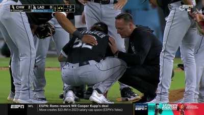 [Highlight] [Highlight] Mike Clevinger leaves the game after injury.