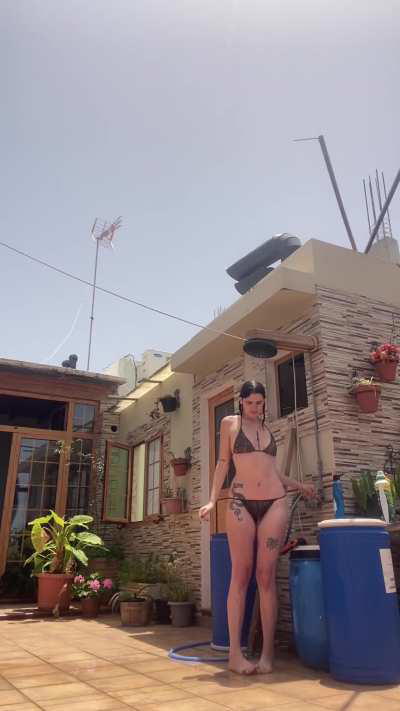 its so hot out here ☺️