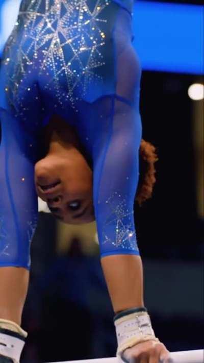 Florida Gator Sloane Blakely got that thicc chocolate body🍫🍑