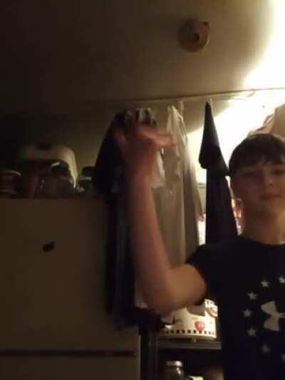 You seen way to many hand pics. Here's something original.