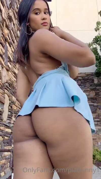 You know what to do with that big fat butt 🍑🔥 ( CHECK COMMENTS FOR HER LATEST COLLECTION 💯💋 )