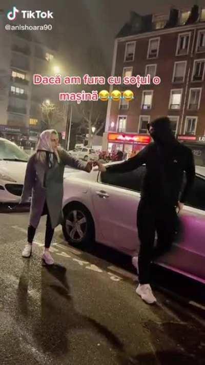 A rowmanian love story.