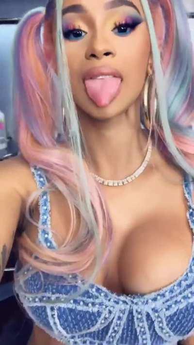 I want to see Cardi B gangbanged