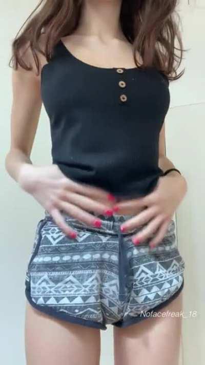 I hope someone appreciate petite girls here🥺