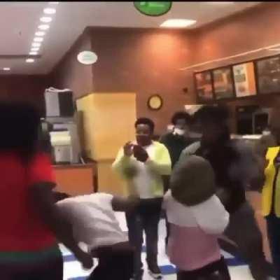 Nah he mopped her ahh 😂😂