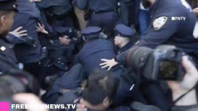 Police are CLASHING with Palestine protestors in NYC
