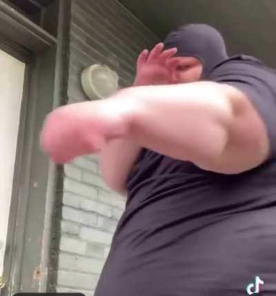 Big Ounce needs to invest in a wide angle lense