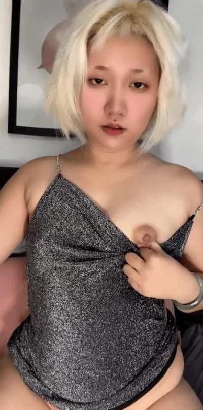 Who’s gonna give me the best bday sex??