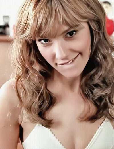 Gal Gadot helps you out by giving you a Hand. How long would you be able to last