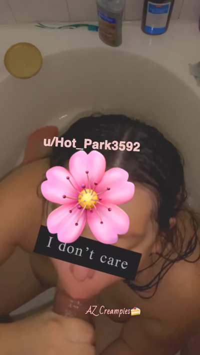 Daily shower head😋 Looking for a girl to give babe some head for me😜🤭