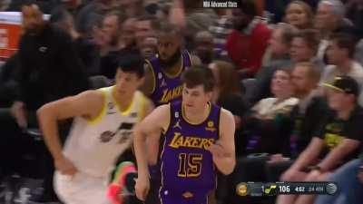 [Highlight] Lebron-AD 2 Man game for 3 straight plays leads to 7 points