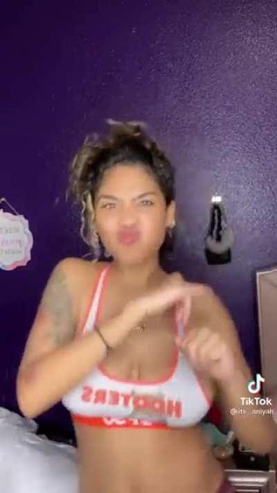Hard Hitting Hooters 😵 [@its_.aniyah]