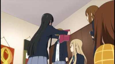 Regular Mitsu: The haunted shoulder