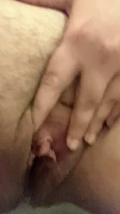 Suck on my fat clit while I have a desperate piss?