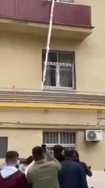 Kgb aslani şeriatcinin annesini gotunden sikerken yakalaniyor ve kacmaya calisiyor