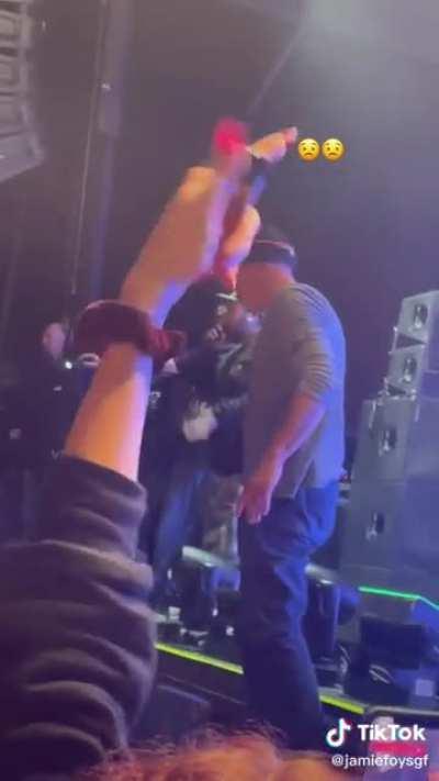 just saw this on tiktok, was anyone at this show? and knows what the fight was about