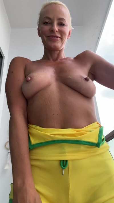 Natural boobs are the best kind of boobs