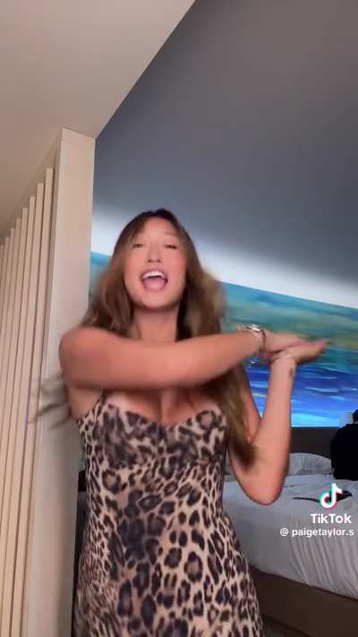 Paige is so beautiful I swear 😍