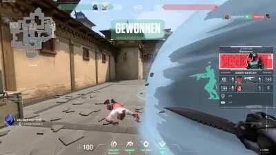 Phoenix tries his best to clutch a 2v1