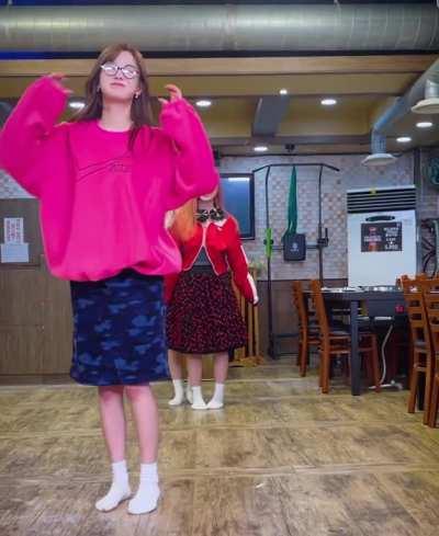 [230406] Runway model Yujin (feat. Youngeun & Yeseo) [Kep1er-unner]