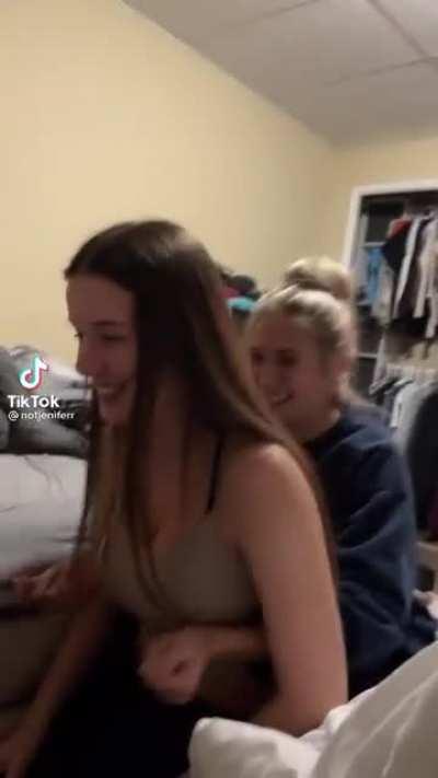 Hopefully this trend is picked up quickly 😳😍🤤