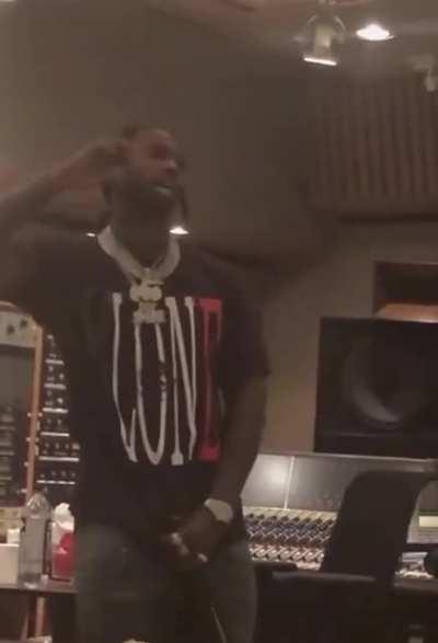 Pop Smoke listening to Mood Swings 💫💫