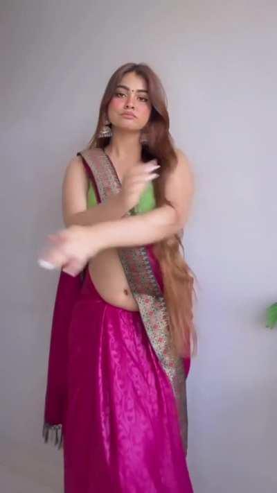 Kanak Mishra already looking like a gadrayi sexually depraved bhabhi 💯