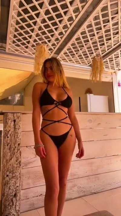 Rica perra, arigameplay