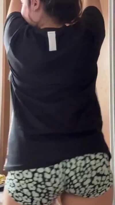 Emilly vick rebolando sua bunda sem censura #2