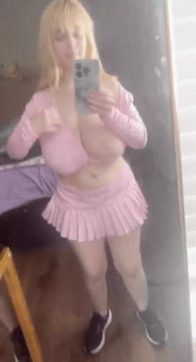 They're a bit hangy but they're natural, do u think they're suck-worthy