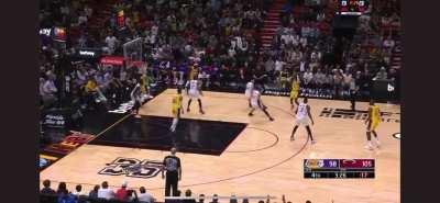 [Highlight] Dennis Schroder misses the wide open 3 by several miles