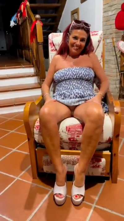 Be honest, would you eat milf pussy? 🙋🏻‍♂️