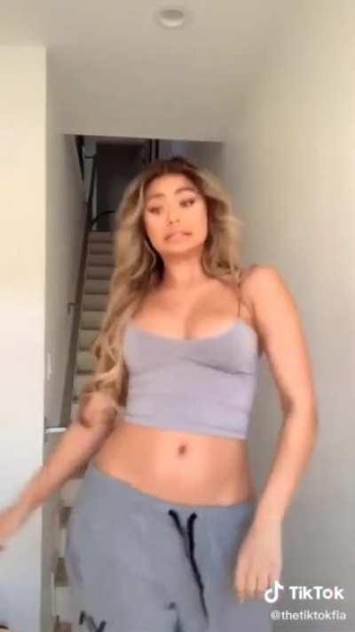 Sofia Jamora @sofiajamora