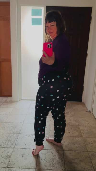 It’s time for you to worship Mommy’s ass while she makes you swallow all her egg farts 💨 😈