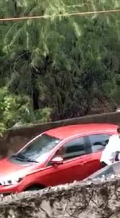 guy got his fingers hacked during a fight in India