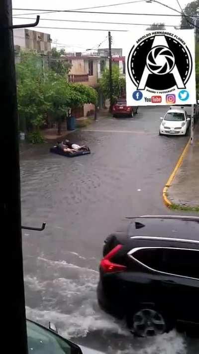 Mientras tanto, en Monterrey...