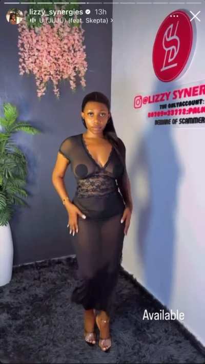 Hottest Shit on the Gram 57: 10 min. of (@lizzy_synergies) Modeling Her Lingerie 😎